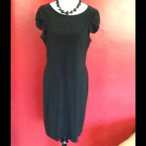 ELEGANT Black Dress w/beautiful capped sleeves