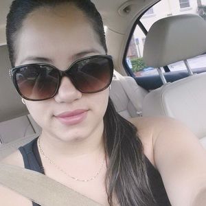 Meet your Posher, Yuneidys