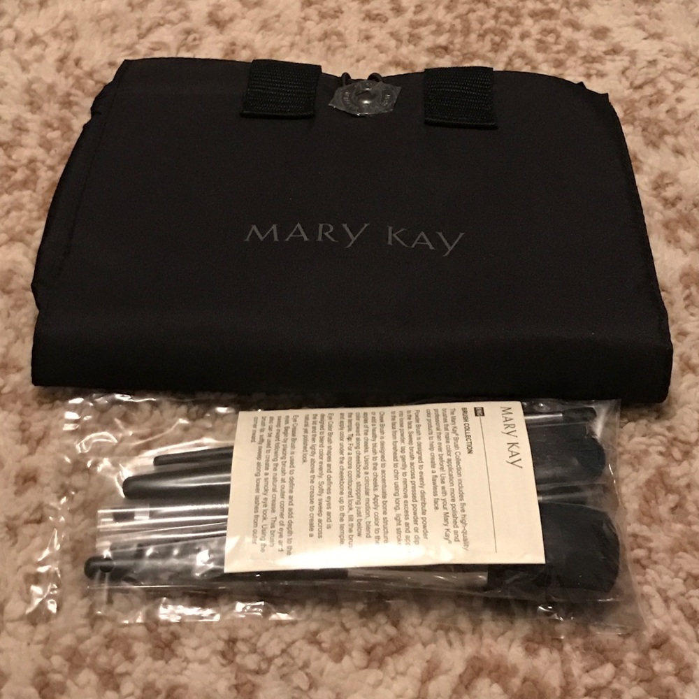 Mary Kay Brush Collection