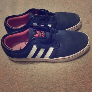 Adidas barely worn men's size 9