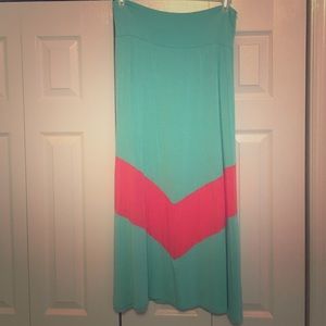 Maxi skirt, light real with pink chevron stripe