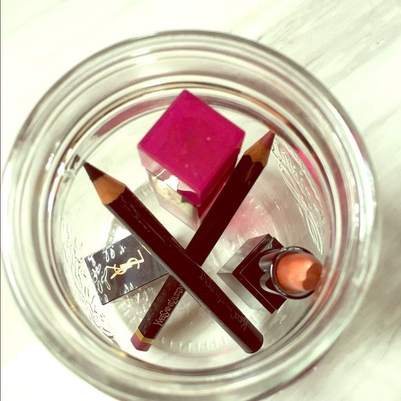 Yves Saint Laurent Make Up Sample Set (2/4).