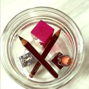 Yves Saint Laurent Make Up Sample Set (2/4).