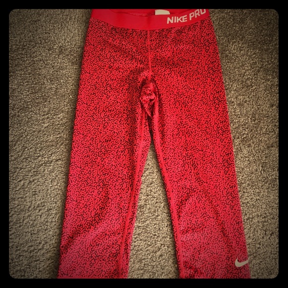 Nike Pro workout leggings