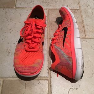 Nike Woman's Nike 4.0 FlyKnit Sneaker
