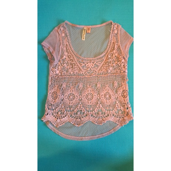 Cute cream crocheted top from EYESHADOW