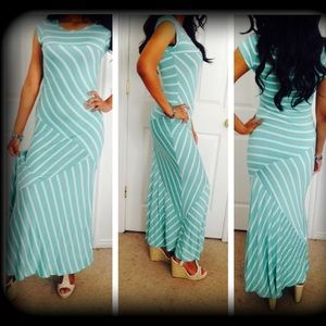 Cute spring maxi dress!💋