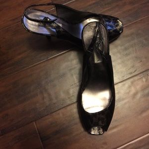 Size 8 black/bronze Steve Madden platform heels