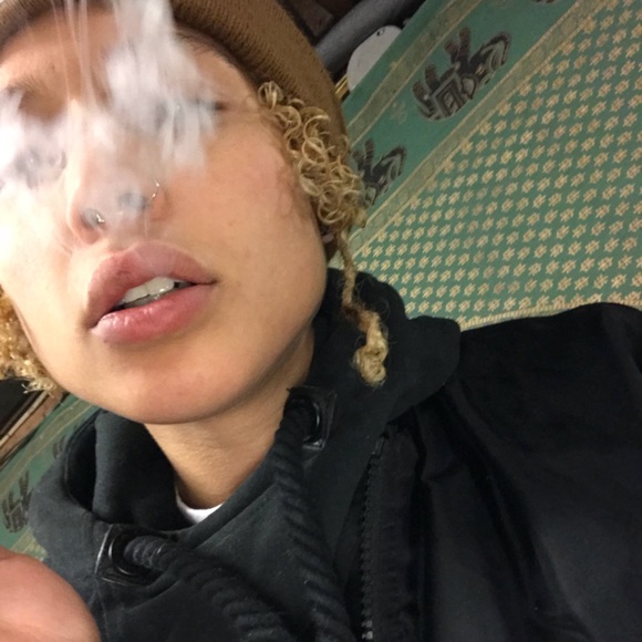 THIS IS YOUR POSHER, VAG, at your service! - Picture 5 of 7