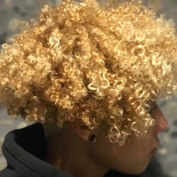 THIS IS YOUR POSHER, VAG, at your service! - Picture 2 of 7