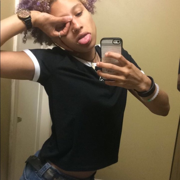 THIS IS YOUR POSHER, VAG, at your service! - Picture 4 of 7