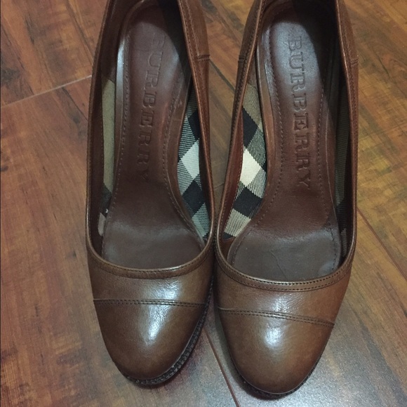 Burberry leather brown heels