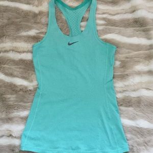 Nike Pro mint tank