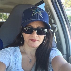 Meet your Posher, Ketty