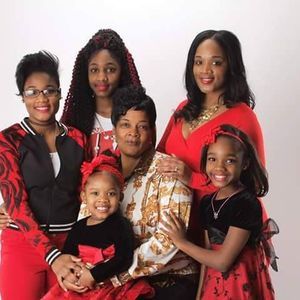 Meet your Posher, Quintella