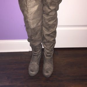Size 9 Anne Michelle Over the knee Gray boots