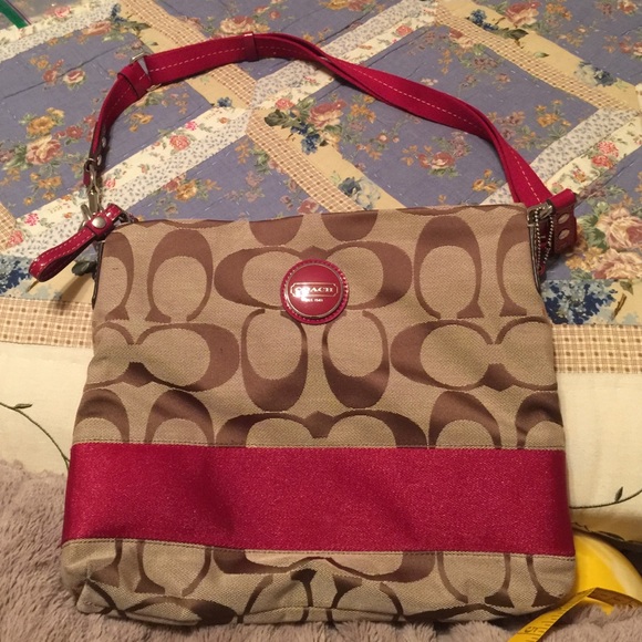 Beautiful Authentic Coach bag. Adjustable straps.
