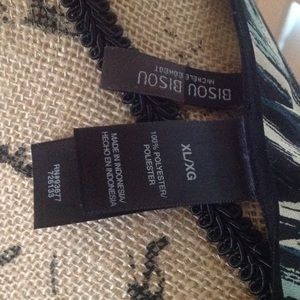 Bisou Bisou Tops - Bisou Bisou XL Blouse Bisou Bisou Tops - Bisou Bisou XL Blouse