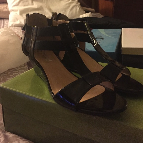 Black leather sandals small wedged heel