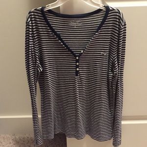 Vineyard vines long sleeve 🐳