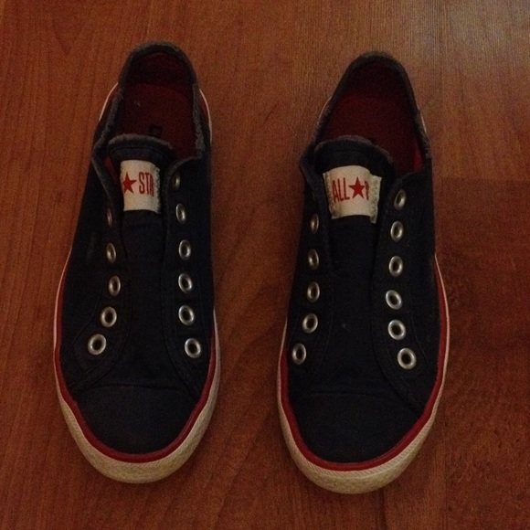 New pair of converse sneakers !