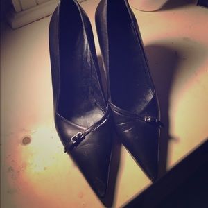 Authentic GUCCI pointed toe heels