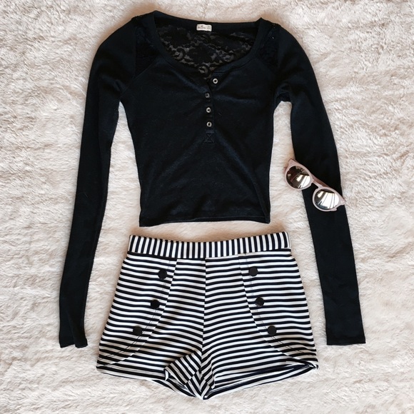 Hollister dark blue crop top w/ lace