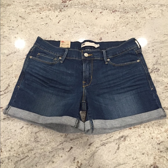 Cuffed Levi shorts
