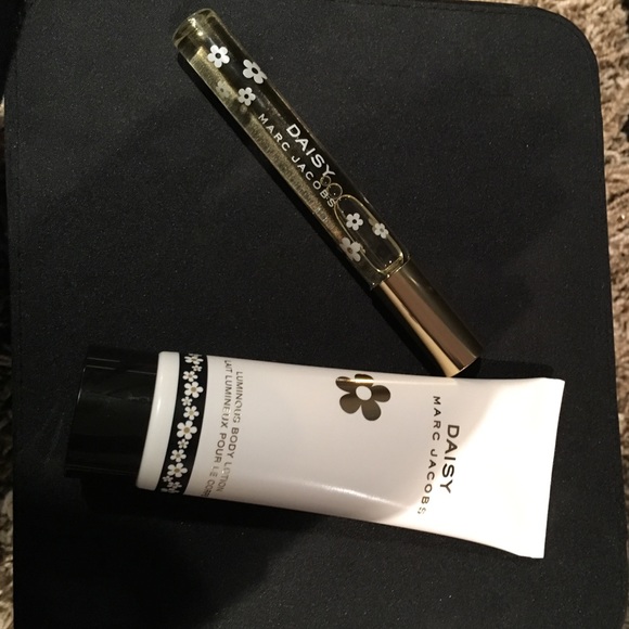Marc Jacobs Daisy Roll-On Perfume and Body lotion