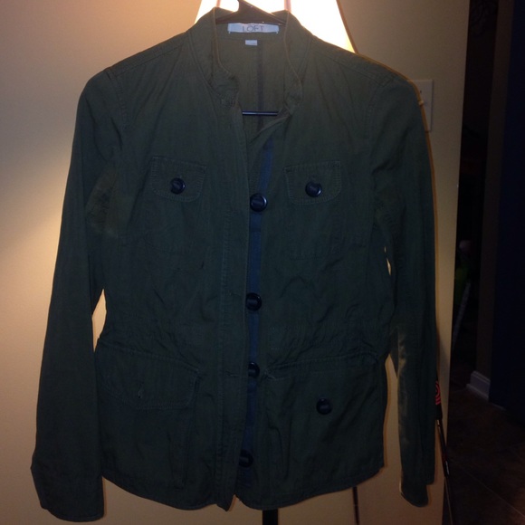 Army green loft light weight coat