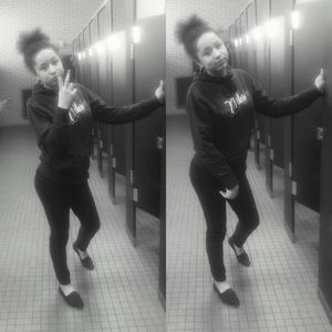 Meet your Posher, Eva