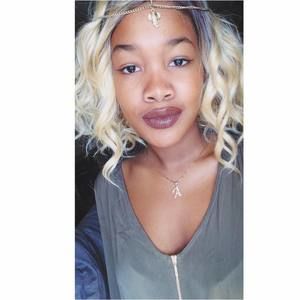 Meet your Posher, Ria