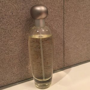 Estée Lauder Pleasures eau de parfume.
