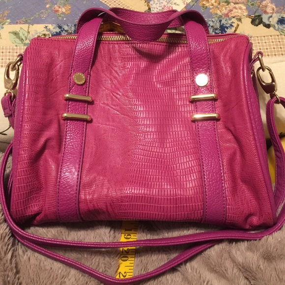 Beautiful two toned Steve Madden bag!