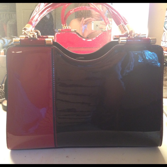 Red & Black Purse - Picture 1 of 3