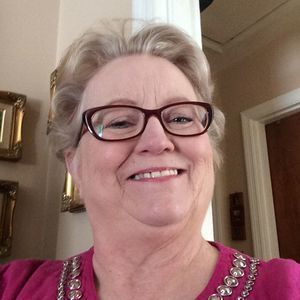 Meet your Posher, Claudia