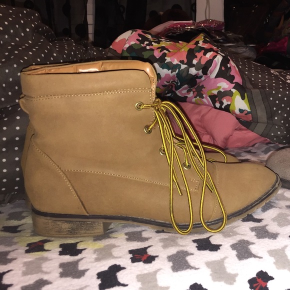 Madden girl by Steve Madden rooter boots