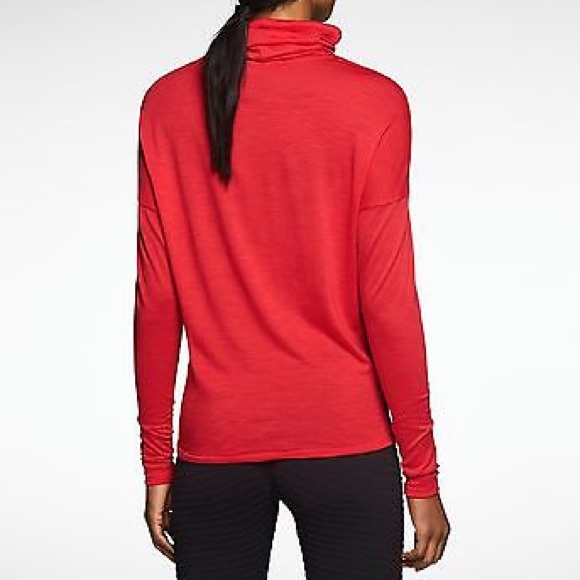 New Nike top - Picture 2 of 3