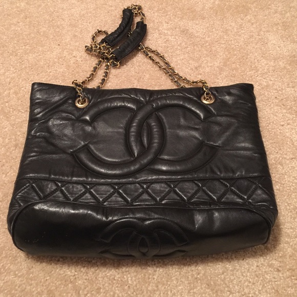 Medium quilted tote