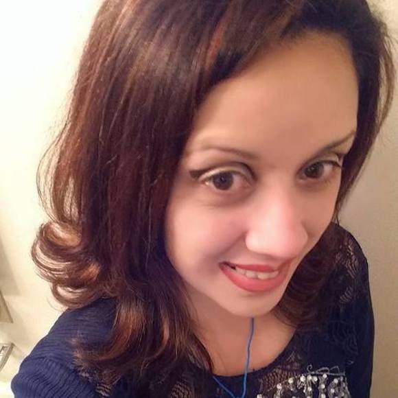 Meet your Posher, Dina