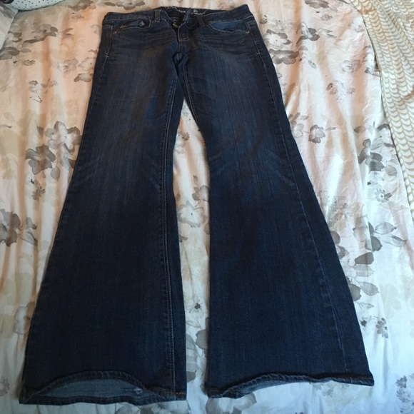 American Eagle Artist Jeans
