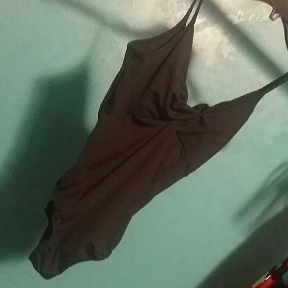 Sexy low cut bathing suit - Picture 3 of 4