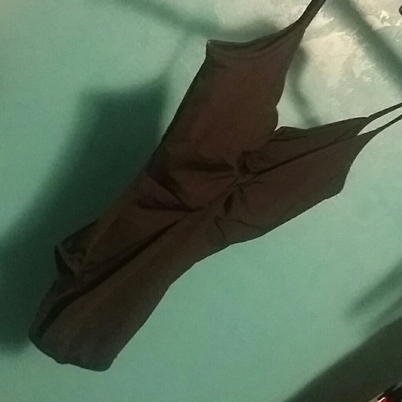 Sexy low cut bathing suit - Picture 4 of 4