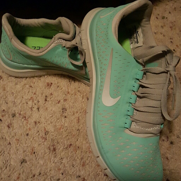 Nike Shoes - Nike free shoes