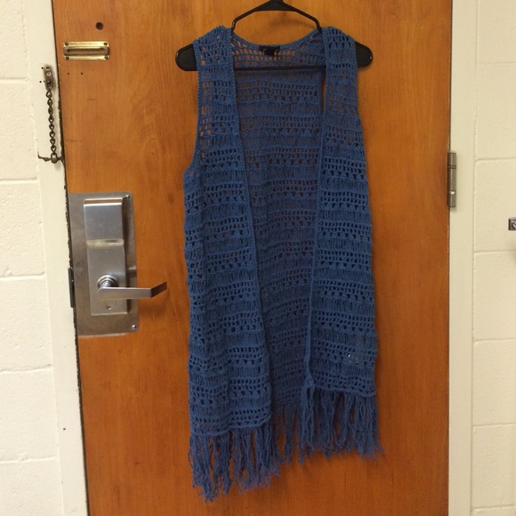 SALE 🤑 Forever 21 | Boho knit vest with fringe