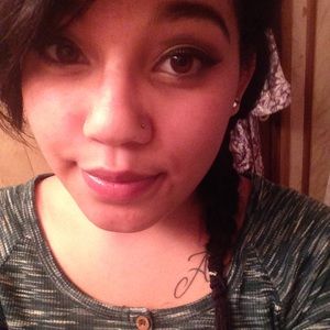 Meet your Posher, Rina