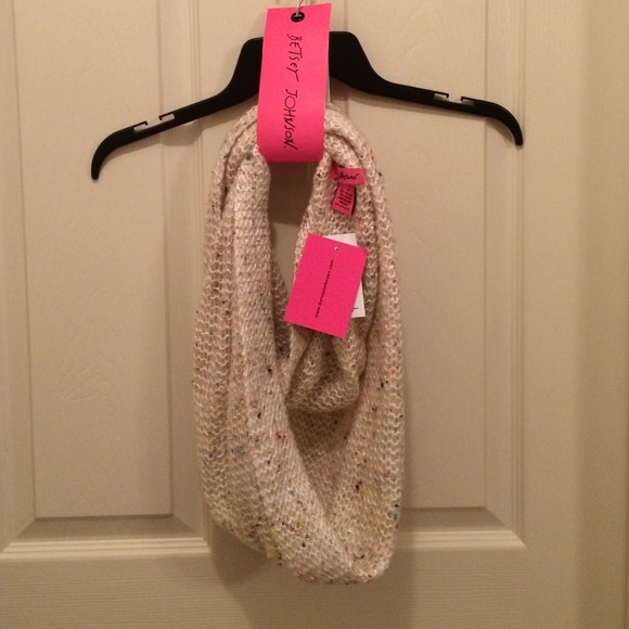 Betsy Johnson Loop Scarf