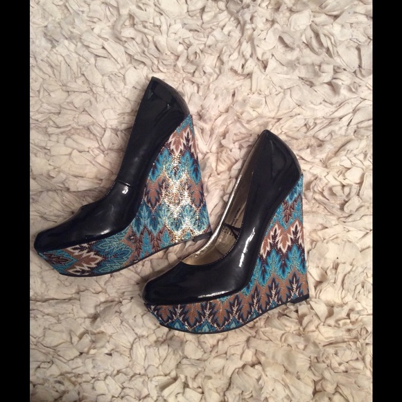 💕 Black Steve Madden P-Elli Wedges 💕