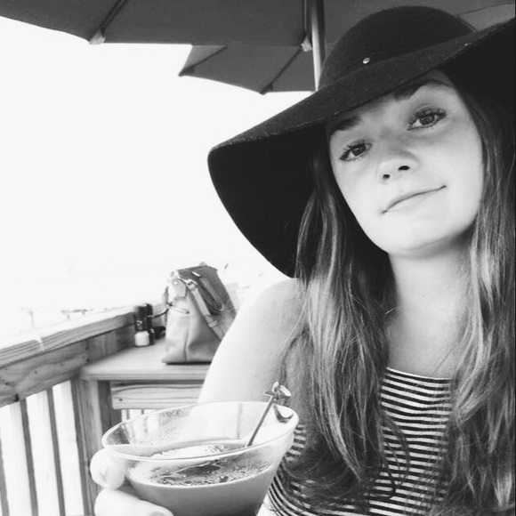 Meet your Posher, Jess - Picture 1 of 1