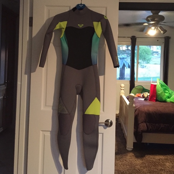 Roxy wetsuit